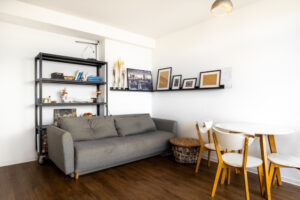 Wohnzimmer -/ Esszimmer