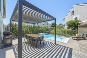 Westterrasse mit Pool